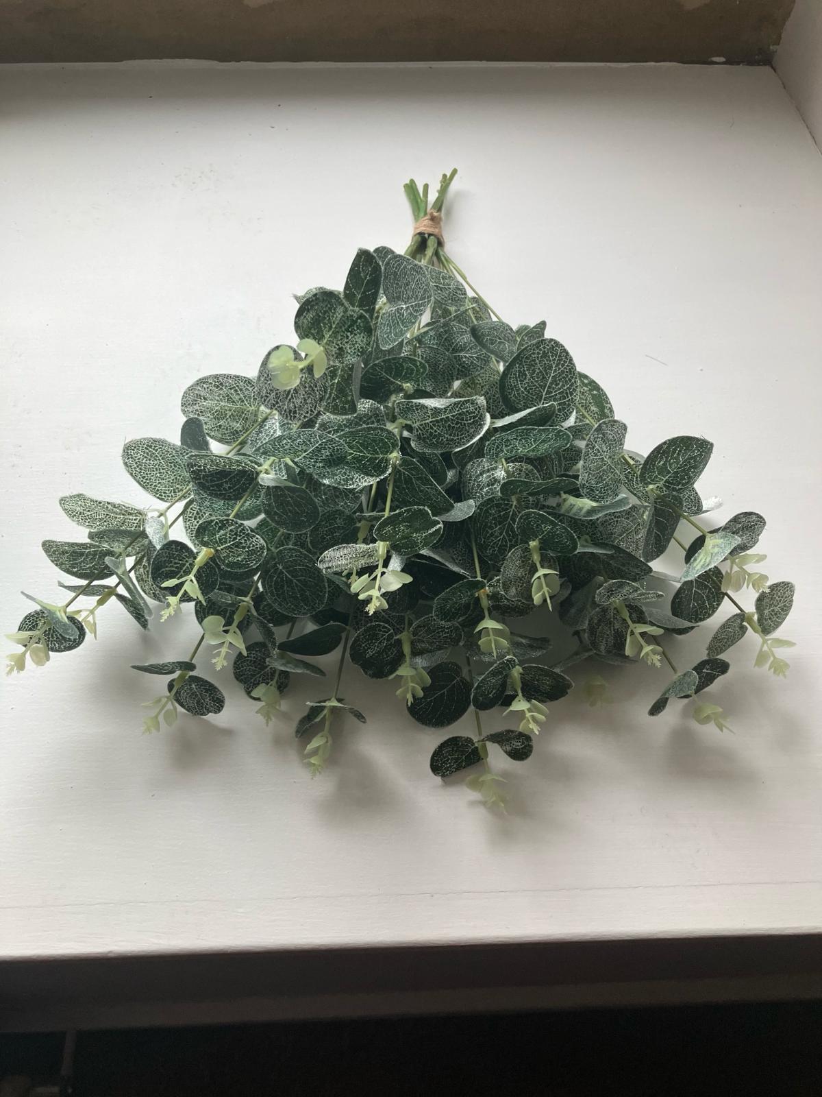 Silver Dusted Eucalyptus Bunch