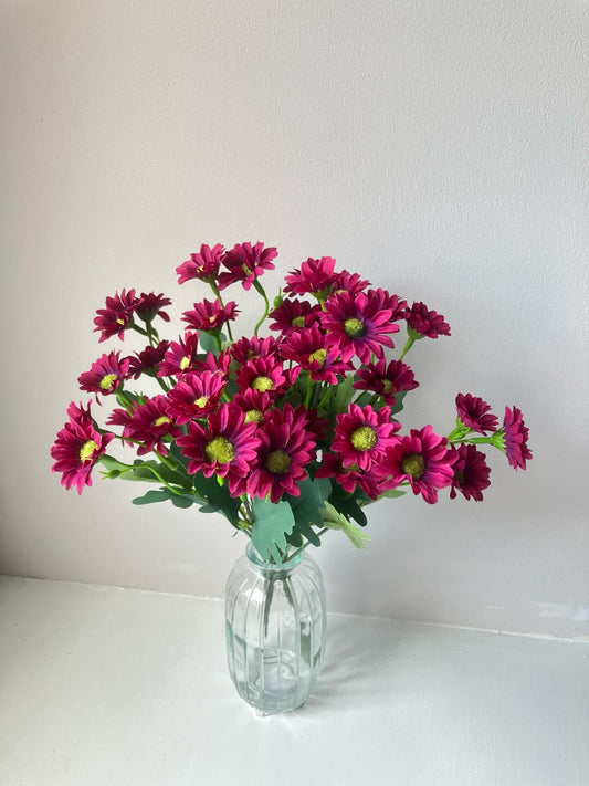 Various Coloured Silk Mia Daisy Bunch In Glass 11cm Small Lined Bud Vase